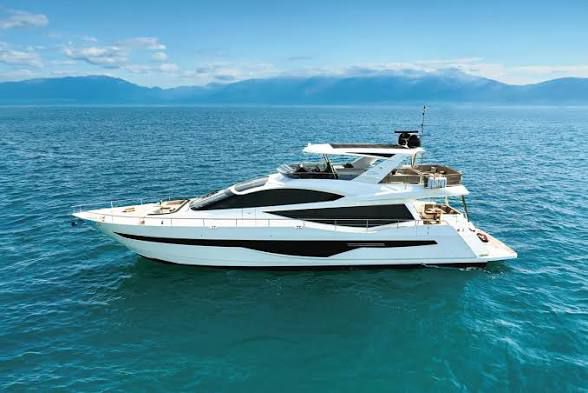 Azimut Yacht